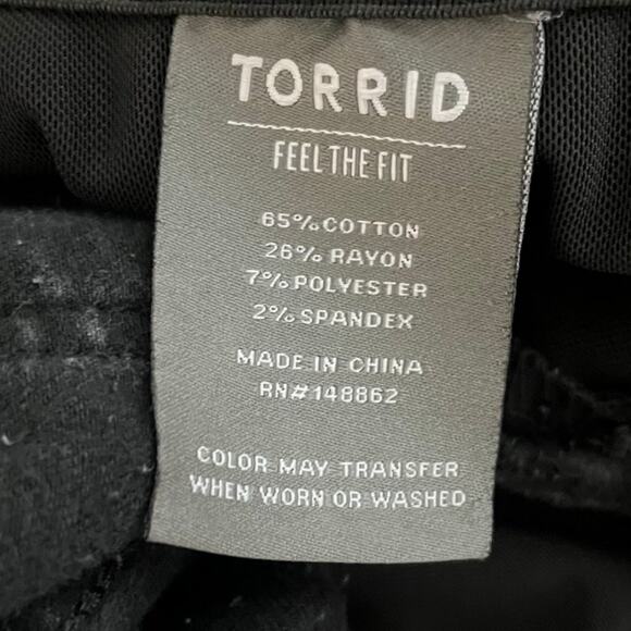 NWOT Torrid Women's Bombshell Skinny Premium Stretch High Rise Destructed Jeans - Picture 12 of 12